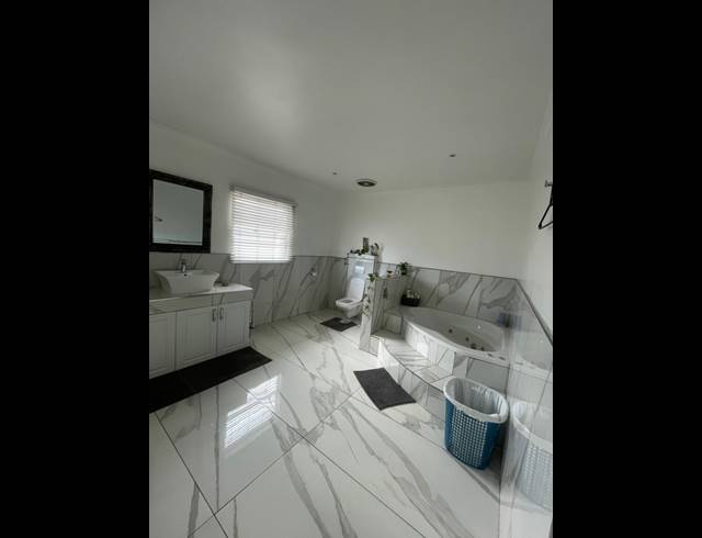 6 BEDROOM HOUSE TO LET IN GLENWOOD